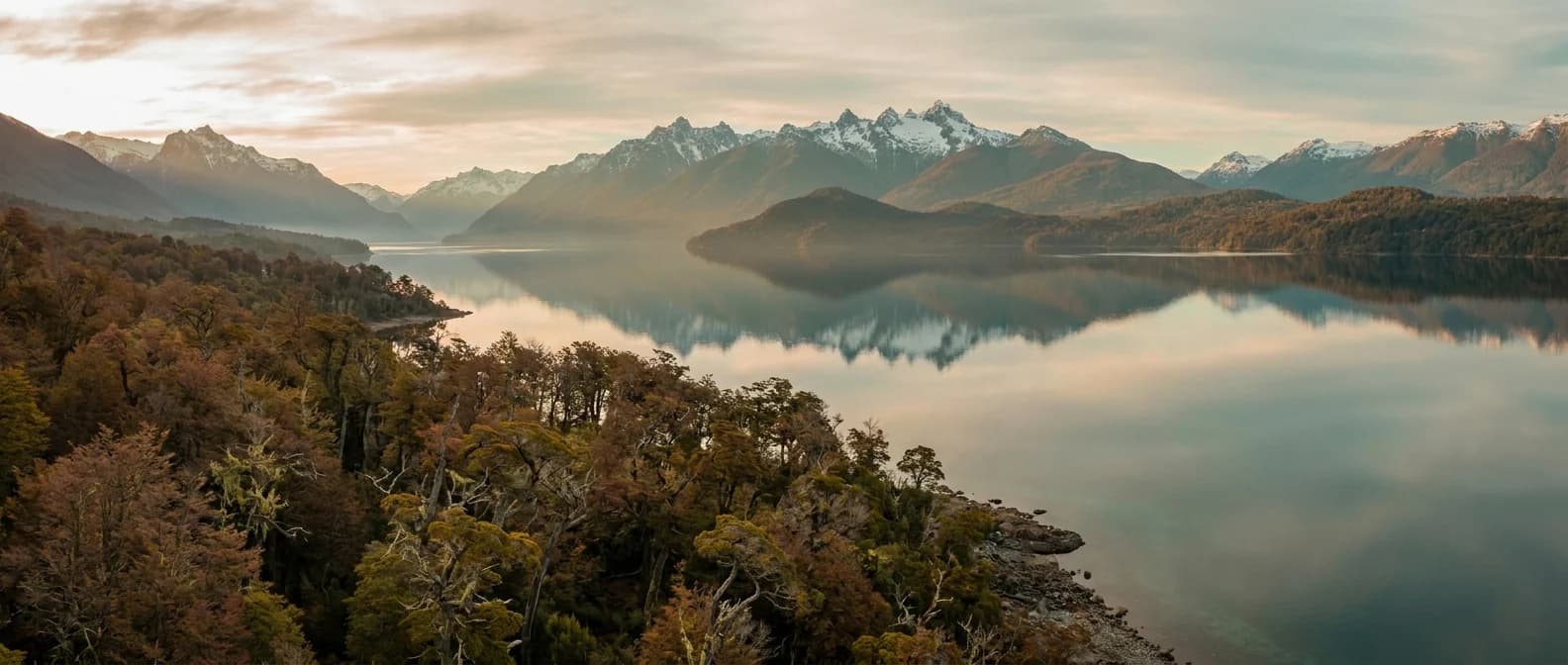 Cordillera de los Andes y lago Nahuel Huapi